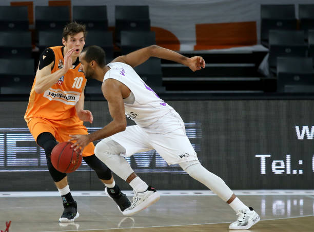 战术调整 战术调整